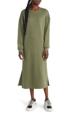 Treasure & Bond Long Sleeve Midi Sweatshirt Dress in Green Sorrel