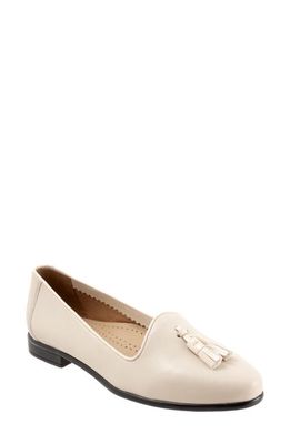 Trotters Liz Tassel Loafer in Ivory