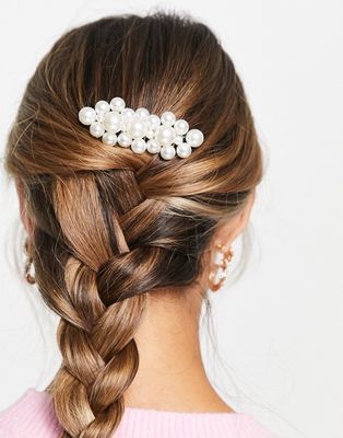 True Decadence occasion pearl cluster hair comb-White
