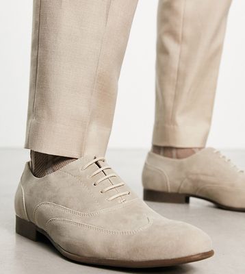 Truffle Collection Wide Fit oxford lace-up shoes in sand faux suede-Neutral