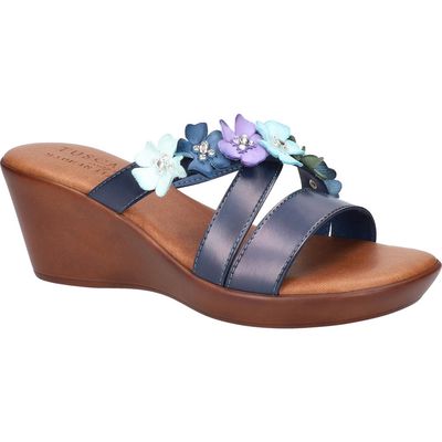 TUSCANY by Easy Street® Bellefleur Wedge Sandal in Navy 