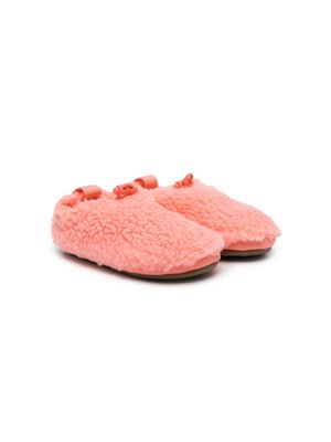 UGG Kids faux-fur flat slippers - Pink
