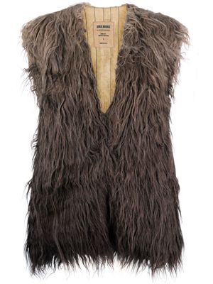 Uma Wang sleeveless faux-fur jacket - Brown