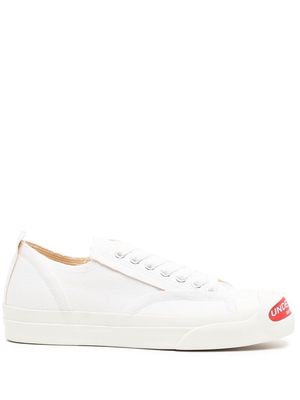 Undercover logo-print low-top sneakers - White