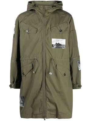 Undercover photograph-print hooded parka - Green