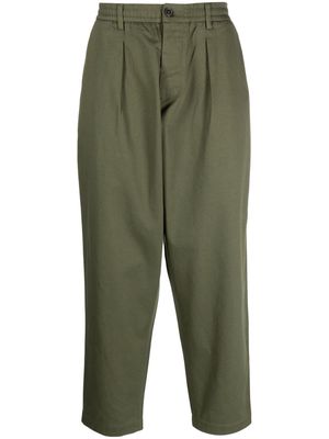 Universal Works elasticated-waistband tapered trousers - Green
