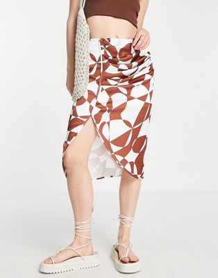 Urban Revivo ruched detail midi skirt in brown checkerboard print
