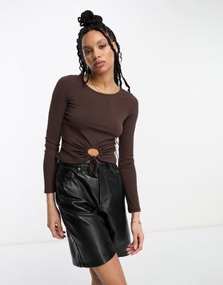 Urban Threads ribbed crop top with keyhole in chocolate brown