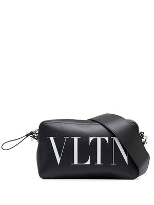 Valentino Garavani Pre-Owned 2022 VLTN logo-print crossbody bag - Black