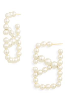 Valentino Garavani VLOGO Imitation Pearl Drop Earrings in 0O3 Oro 18/Cream