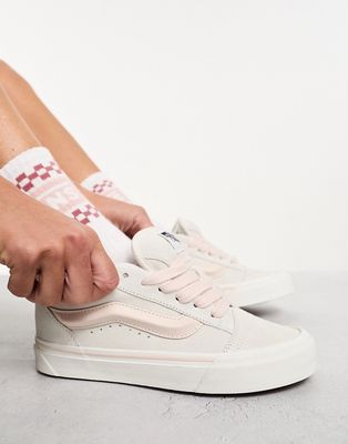 Vans Knu Skool sneakers in white and pink
