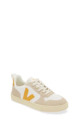 Veja Kids' V-10 Sneaker in Extra-White Ouro Almond