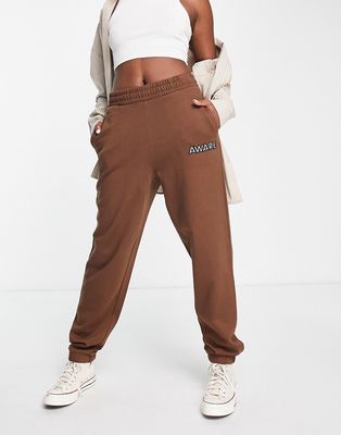 Vero Moda Aware sweatpants in chocolate-Brown