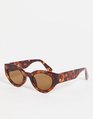 Vero Moda cat eye sunglasses in brown tortoiseshell
