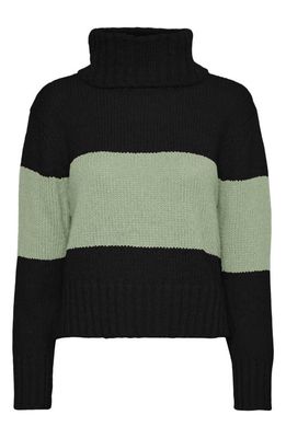 VERO MODA Colorblock Turtleneck Sweater in Black