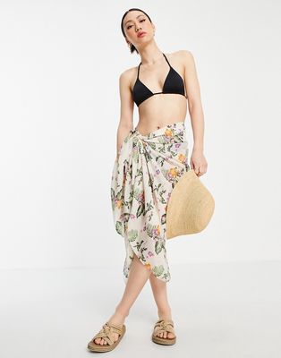 Vero Moda exclusive sarong in cream floral-Multi