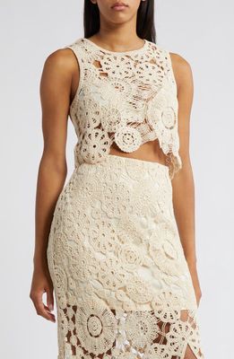 VERO MODA Lili Crop Lace Tank in Sand Dollar 