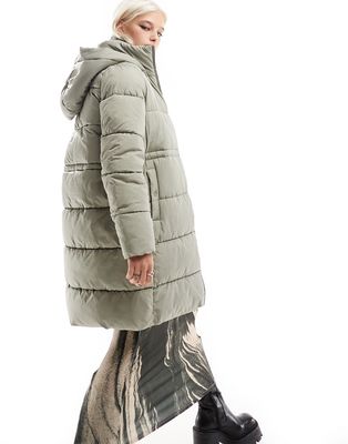 Vero Moda longline hooded puffer coat in sage-Gray