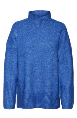 VERO MODA Phillis Turtleneck Sweater in Beaucoup Blue Detail