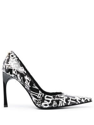 Versace Jeans Couture 100mm graffiti-print pointed pumps - Black