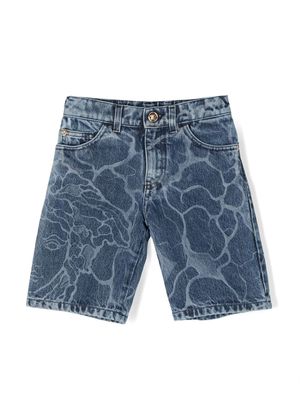 Versace Kids abstract-print denim shorts - Blue