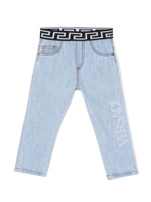 Versace Kids elastic-waist logo-print denim trousers - Blue