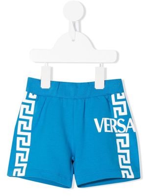 Versace Kids Greca logo-print cotton shorts - Blue
