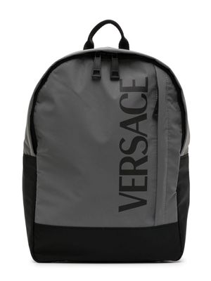 Versace Kids logo-print zipped backpack - Grey