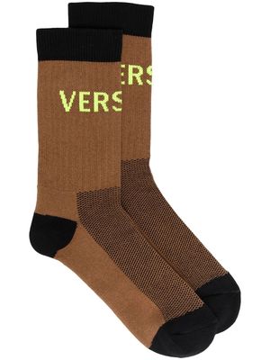 Versace logo-intarsia socks - Brown