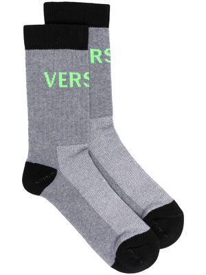Versace logo-intarsia socks§ - Grey