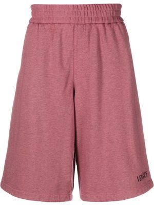 Versace logo-print cotton knee-length shorts - Pink