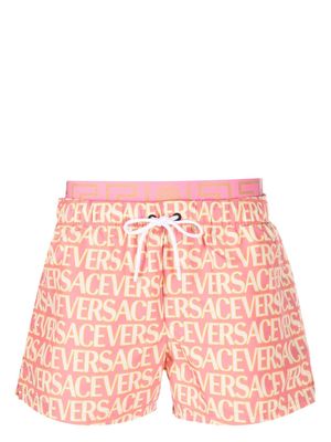 Versace logo-print swim shorts - Pink