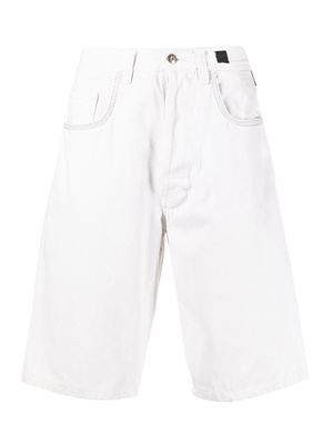 Versace Pre-Owned 1990s knee-length denim shorts - White