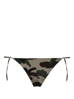 VETEMENTS camouflage-print bikini bottoms - Green