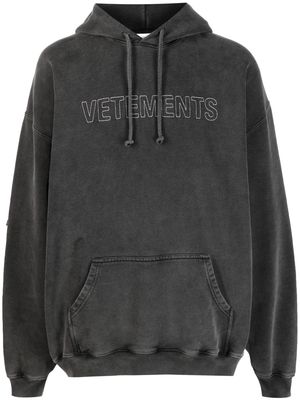 VETEMENTS distressed-effect hoodie - Black