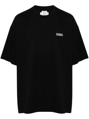 VETEMENTS embroidered-logo T-shirt - Black