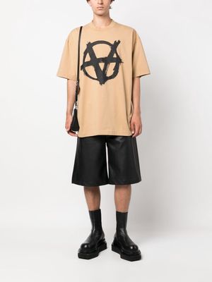 VETEMENTS graphic-print cotton T-shirt - Neutrals