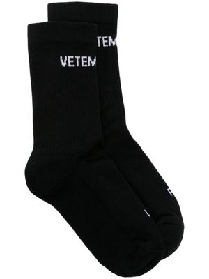 VETEMENTS intarsia-logo ribbed ankle socks - Black