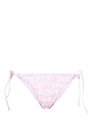 VETEMENTS logo-print bikini bottoms - Pink