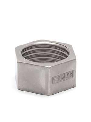 VETEMENTS Nut logo-engraved ring - Silver