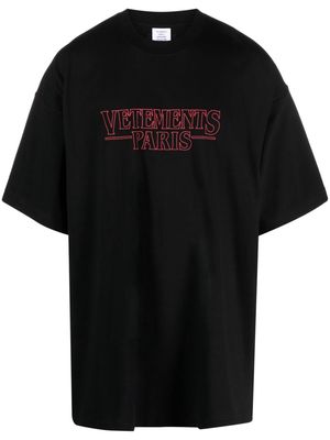 VETEMENTS Paris logo-print short-sleeve T-shirt - Black