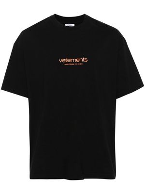 VETEMENTS rubberised-logo cotton T-shirt - Black