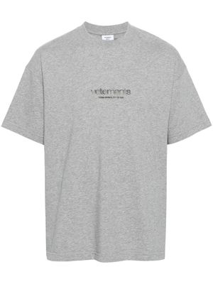 VETEMENTS rubberised-logo cotton T-shirt - Grey