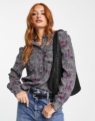 Vila long sleeve shirt with front pockets in multi print-White