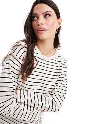 Vila stripe oversized long sleeved t-shirt in cream and black stripe-Multi