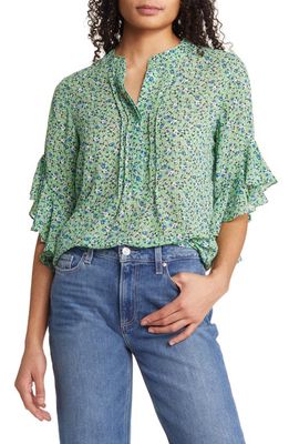 Vince Camuto Floral Flutter Sleeve Top in Vibrant Green