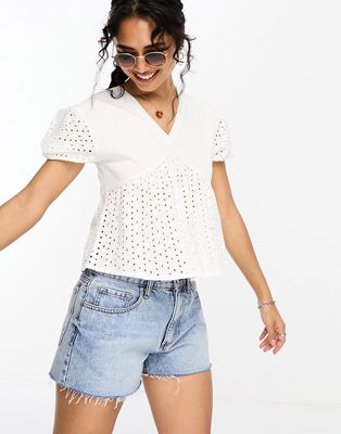 Violet Romance broderie top in white