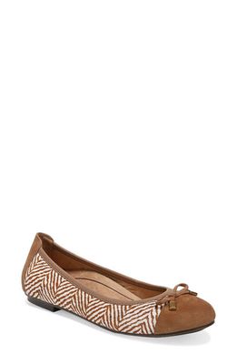 Vionic Minna Faux Calf Hair Flat in Toffee/Cream