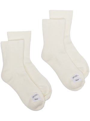 visvim two-pack logo-patch socks - White