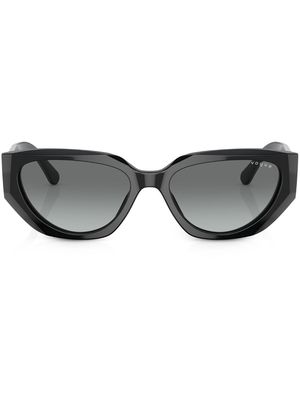 Vogue Eyewear cat-eye frame tinted sunglasses - Black